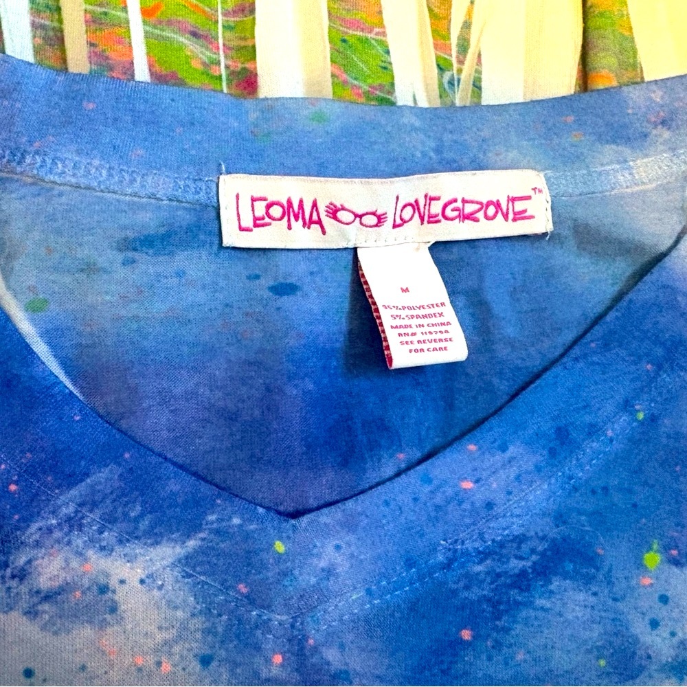 Colorful Artistic Print Women's Top - Picture 3 of 4